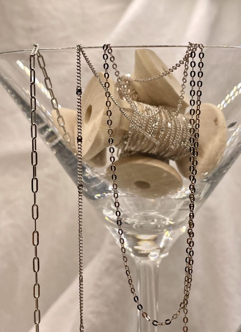 Linked-Forever Chains in Martini-Glass